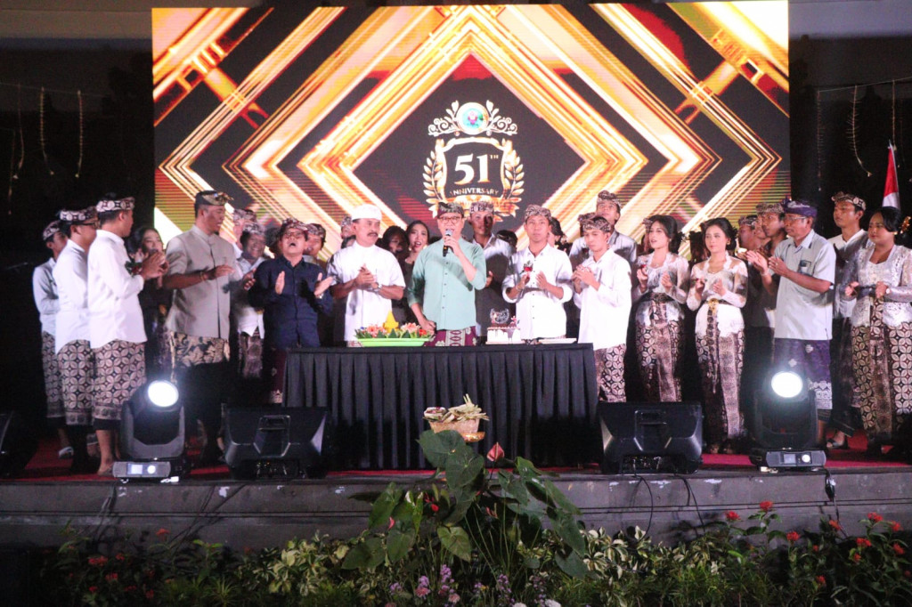 Wabup Suiasa Hadiri HUT Ke-51 ST. Widya Dharma Desa Pecatu